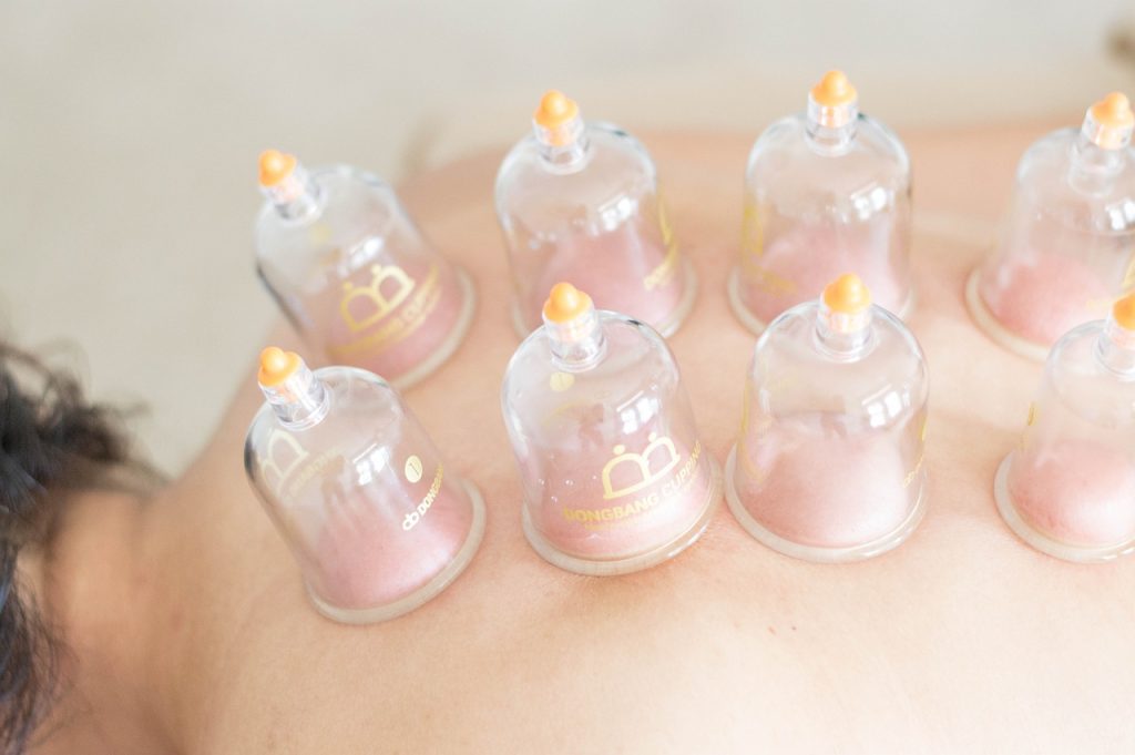 découvrez les thérapies corporelles : techniques de relaxation, soins holistiques et méthodes de bien-être pour revitaliser votre corps et apaiser votre esprit. profitez d'un voyage sensoriel offrant une harmonisation complète de votre être.